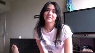 Riley Jean, egy szexi, karcsú mostohanővér, próbál kijönni a mostohatestvérével, de a feszültség hamar vad, gátlástalan szexbe torkollik, miközben a feszes teste minden mozdulatával őrületbe kergeti a srácot. - sex-videochat