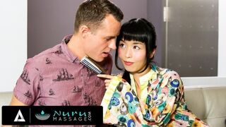 Marica Hase forró masszázsánál megtöri a kolosszális fallosza ügyfelétől