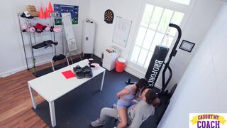 Kylie Rocket önbizalom-löketre vágyik, amit csak Bruce Venture gigászi faszával tud megadni - 2. évad 3. rész