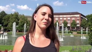 Német turista gádzsi kültéri anális kamatyolása