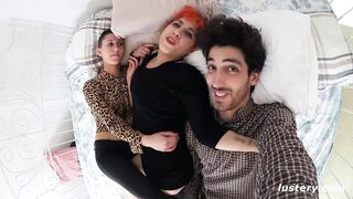 Vad otthoni édeshármas amatőr légyott csupasz buxa nélkül tabuk