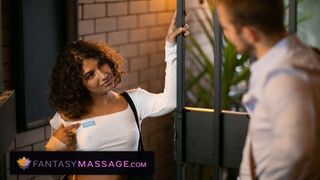 A vadító ausztrál szomszéd masszíroz és megdug