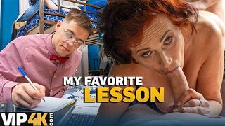 Idős orosz pornósztár élvezi az anal hármast tinédzser farkakkal