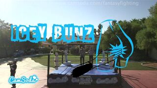 Forró fantasy harc nagyméretű keblű fiatal bombázókkal