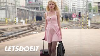 Világos Szőke Bree Haze kíméletlen bujálkodás külföldön Neeo óriás faszával