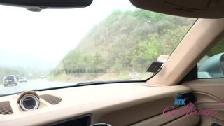 Strandrandi Nicole Luva tinédzser csajjal és forró autós cumizás pov