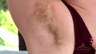 Apricot Pitts forró éjszakája szőrös pinájával