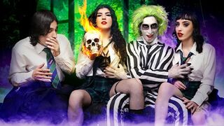 Beetlejuice xxx paródia: Aryana Starr csábítja a tini farkát a pokoli partin