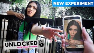 Hűtlen pici kurva orálozza a fazsam és lovagol rajta, hogy ne mondjam el a barátjának!