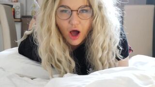 Orosz valag csajszi imádja, ha feszes valagát nyújtják meg