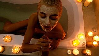 Leskelődtem a nevelő testvérem után a fürdőben, és ez történt