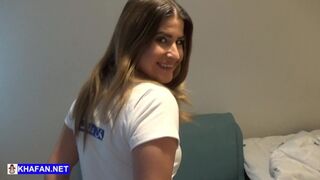 Vonzó szomszéd kis csaj megbassza a farkam pov-ban