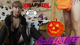 Pici boszorkány megidézi a gigantikus rúdat és keményen megbasszák, hogy beleélvezzen a puncijába - halloween 2020