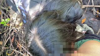 Kockázatos nyilvános közösülés és beleélvezés az út szélén
