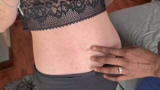 Kíváncsi vagy egy kiugró köldökre?