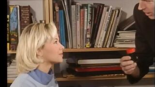 Tömjük tele a seggüket orbitális farokkal retro pornó teljes filmben