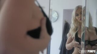 Bazinagy Cickós Világos Szőke Milf Mélytorok Akcióban a Cherry Pimps Csatornán