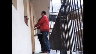 Gigászi didkós pufi amatőr házastárs orálozza a férje vastag farkát és szájba élvezik